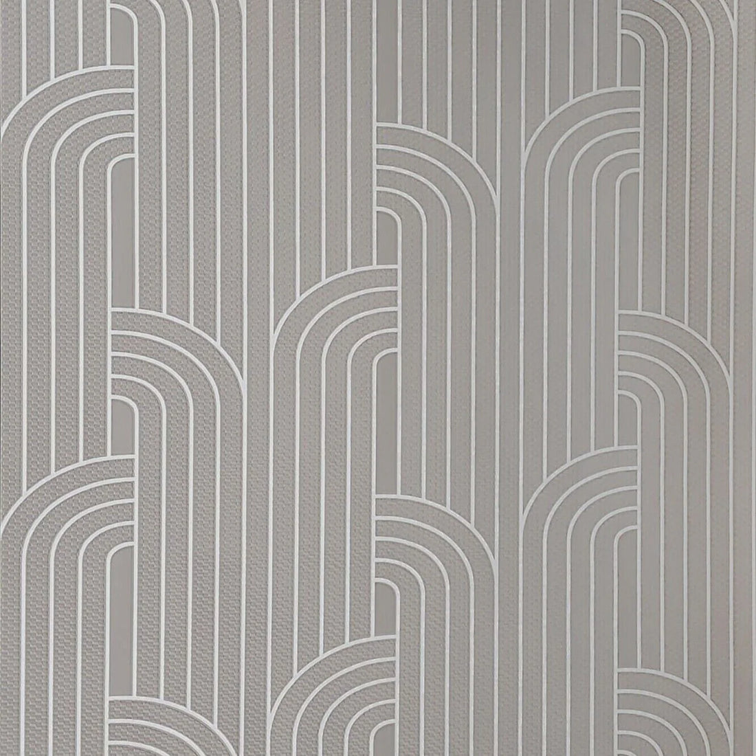 Patterned wallpaper with wavy lines on a gray background